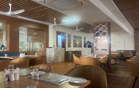 Affordable hotel near Ballupur Chowk Dehradun